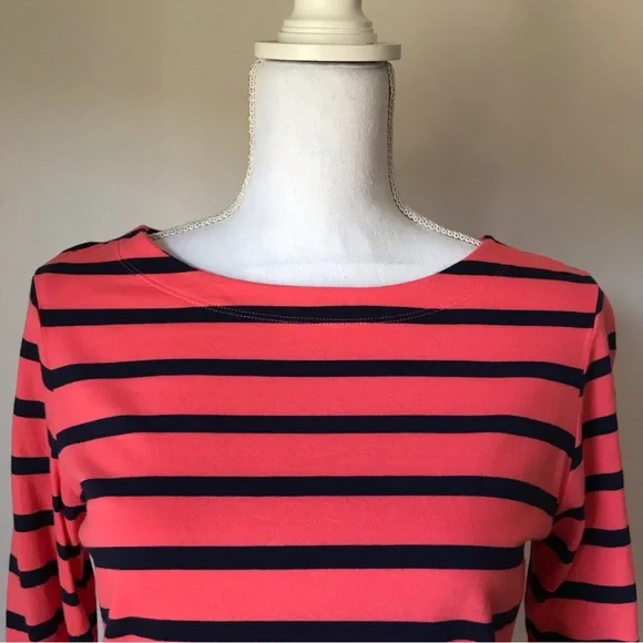 Old Navy t-shirt - Picture 5 of 6